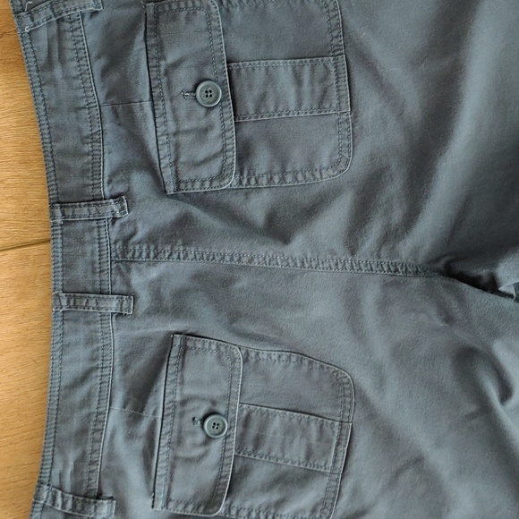 Women's Size 12P Jones of New York Sports Petite Dusty Blue Capri - Picture 8 of 12